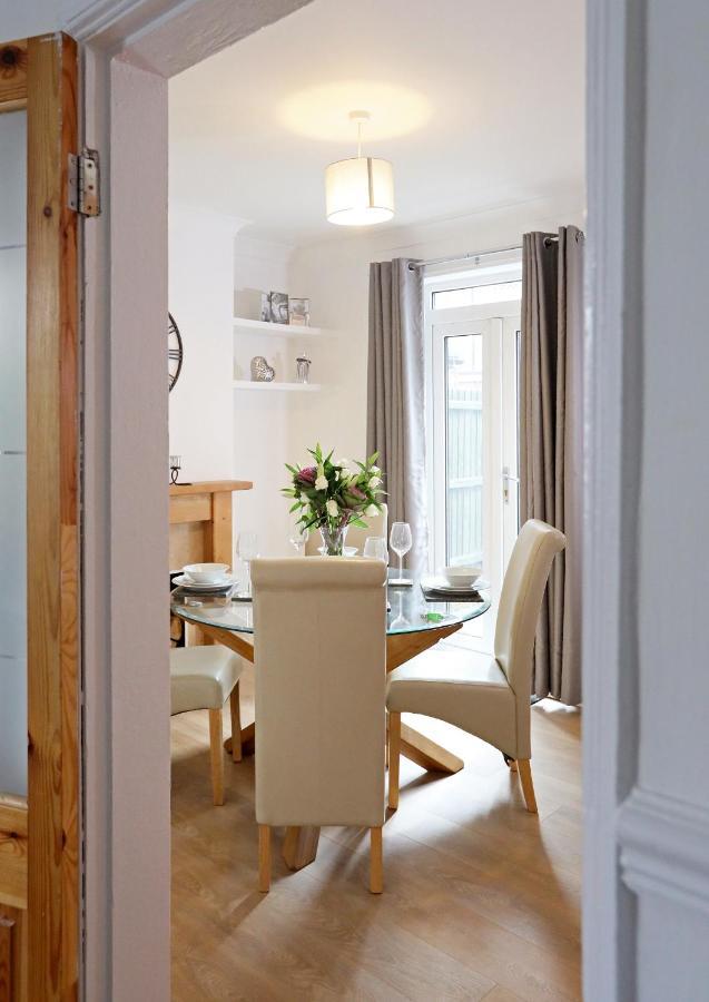 Convenient & Central 2-Bed House NWI Buitenkant foto